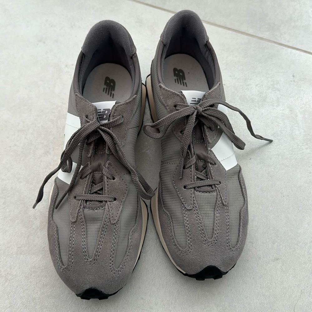 New Balance gray and white size 7